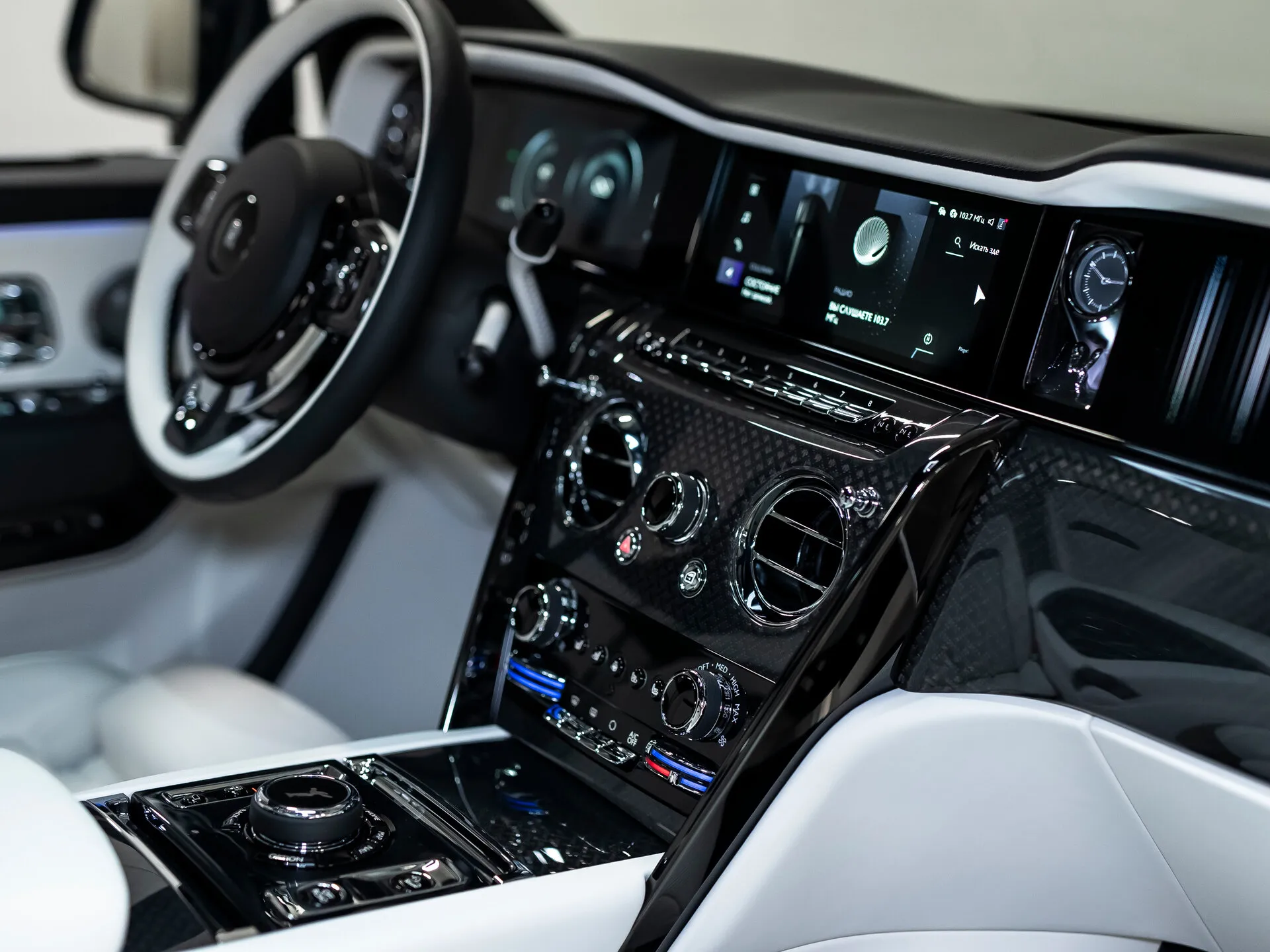 Rolls-Royce Cullinan, I Рестайлинг 2025 фото 2
