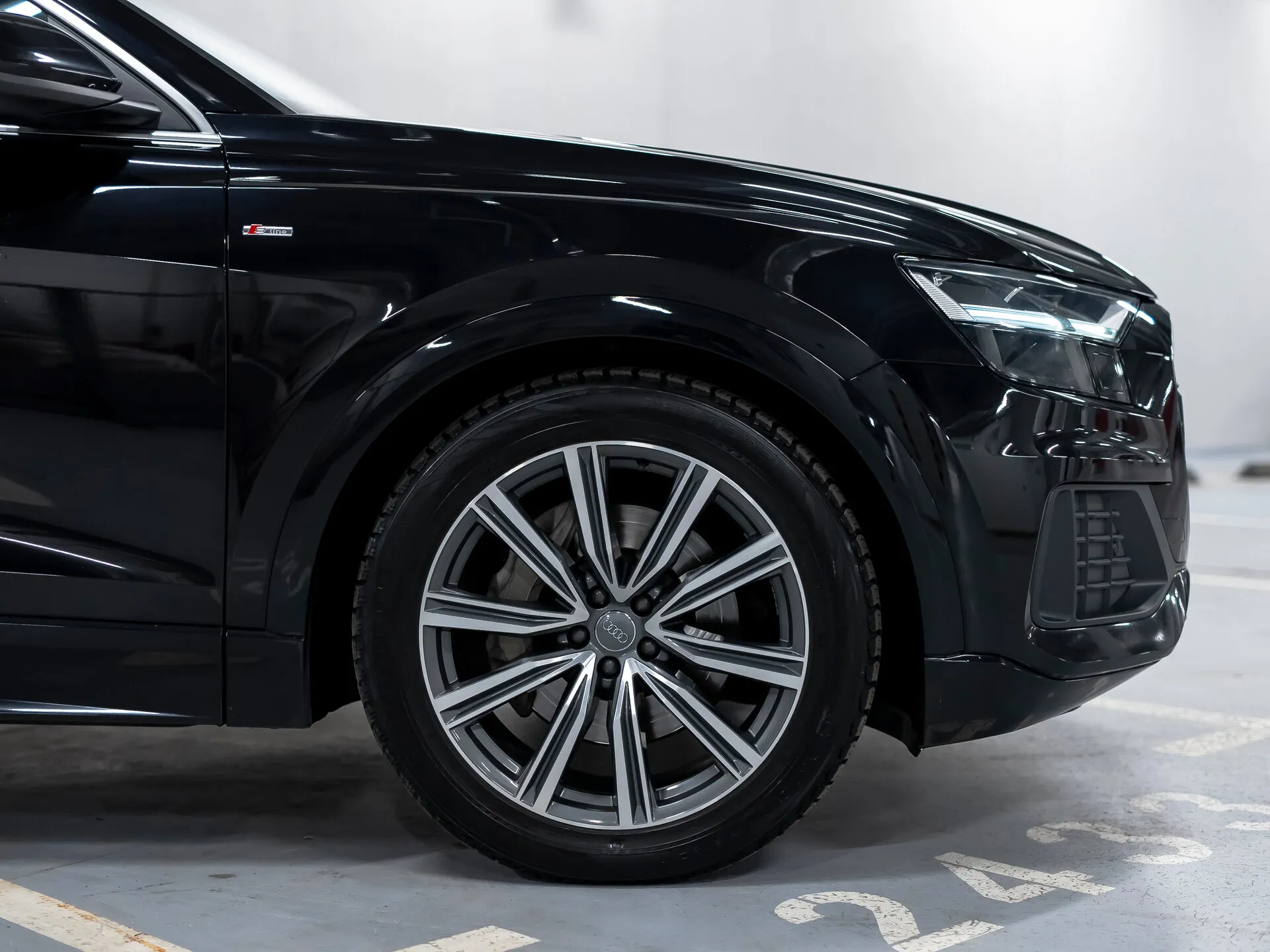 Audi Q8, I (4M) 2018 фото 5