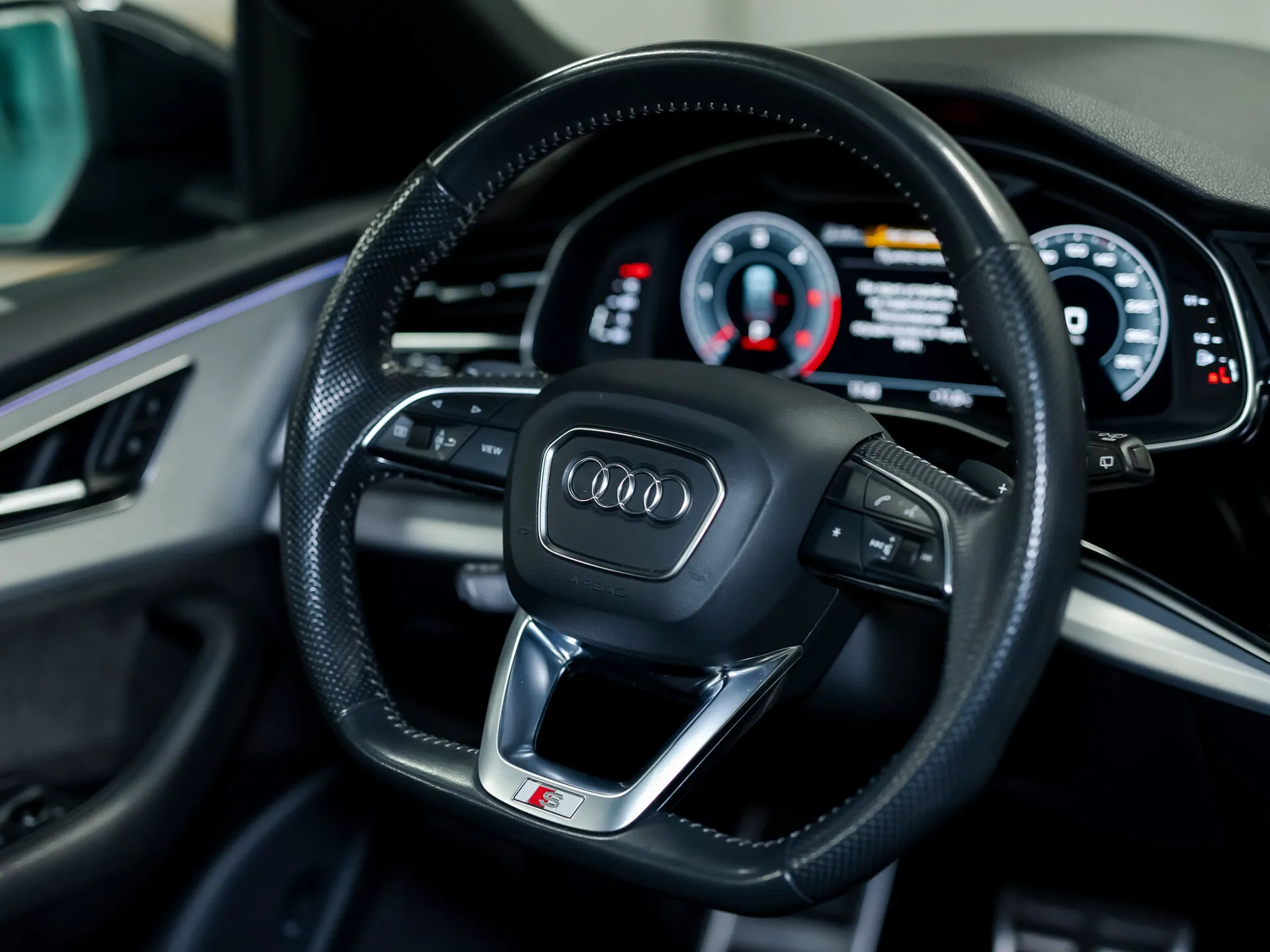 Audi Q8, I (4M) 2018 фото 9