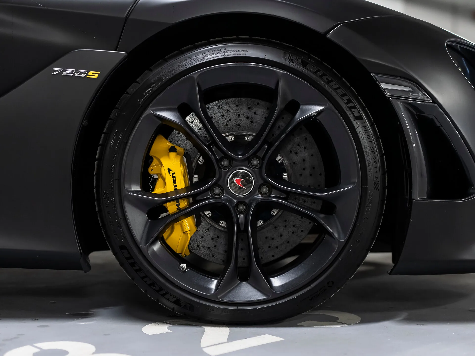 McLaren 720S, I 2018 фото 10
