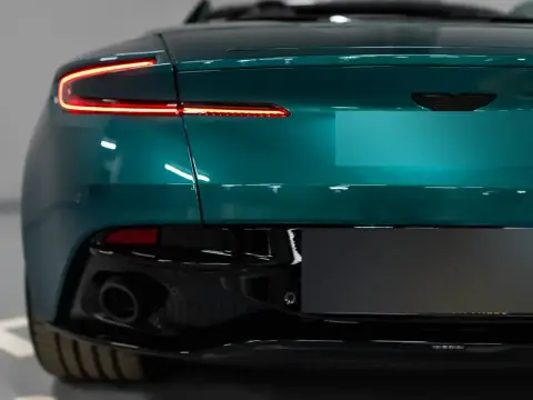 Aston Martin DB12, I 2025 — миниатюра 2