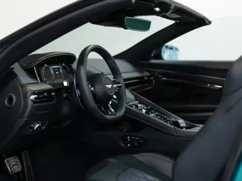 Aston Martin DB12, I 2025 — миниатюра 3