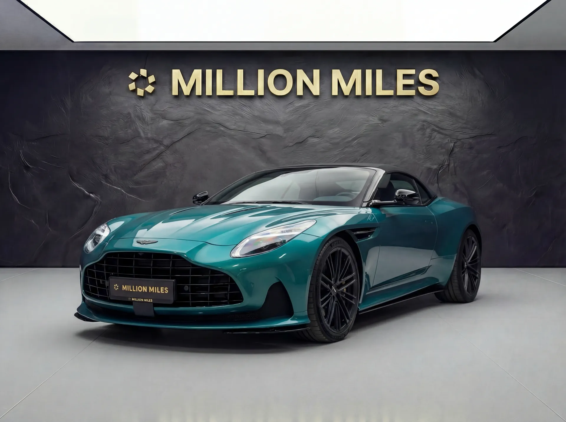 Aston Martin DB12, I 2025 фото 5