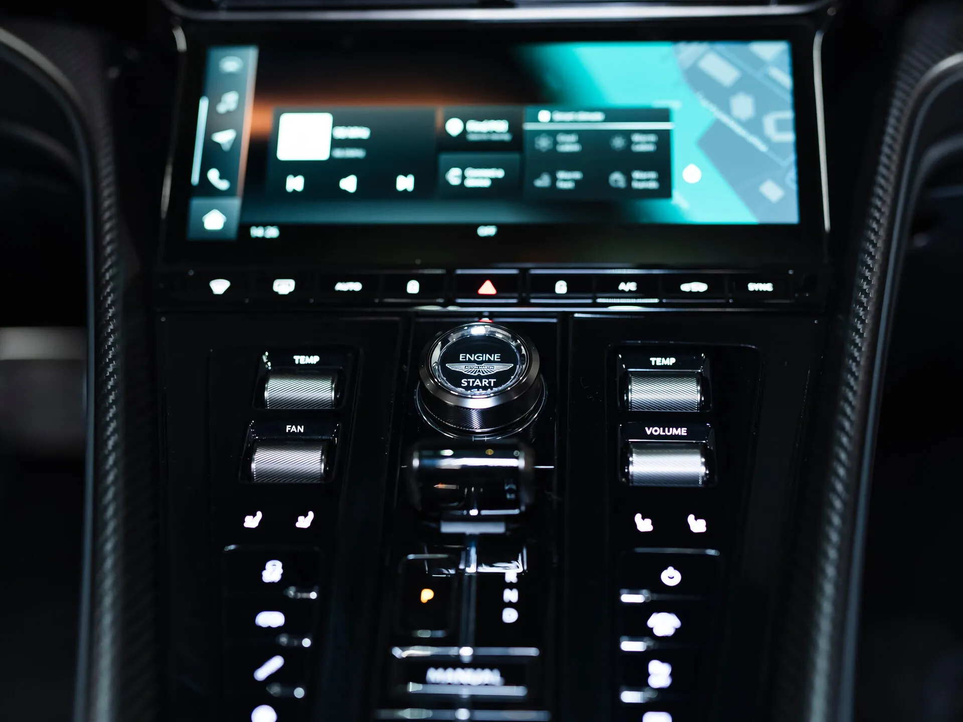 Aston Martin DB12, I 2025 фото 7