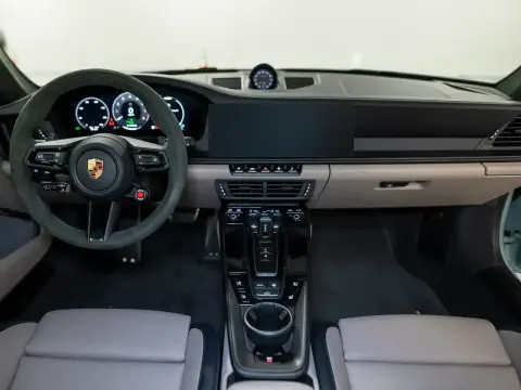Porsche 911 Carrera 4 Gts, Viii (992) Рестайлинг 2025 — миниатюра 3