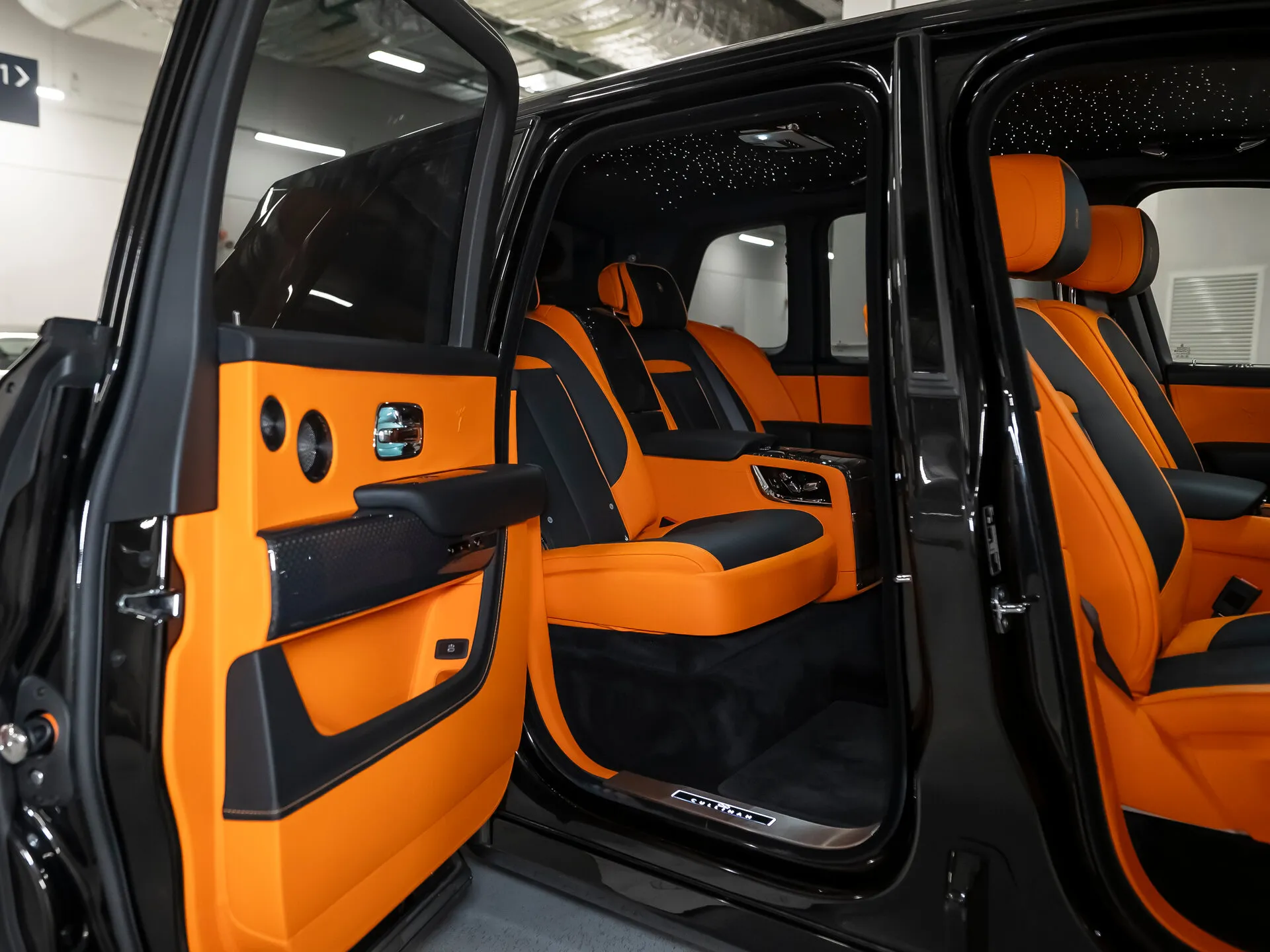 Rolls-Royce Cullinan Black Badge, I Рестайлинг 2025 фото 7