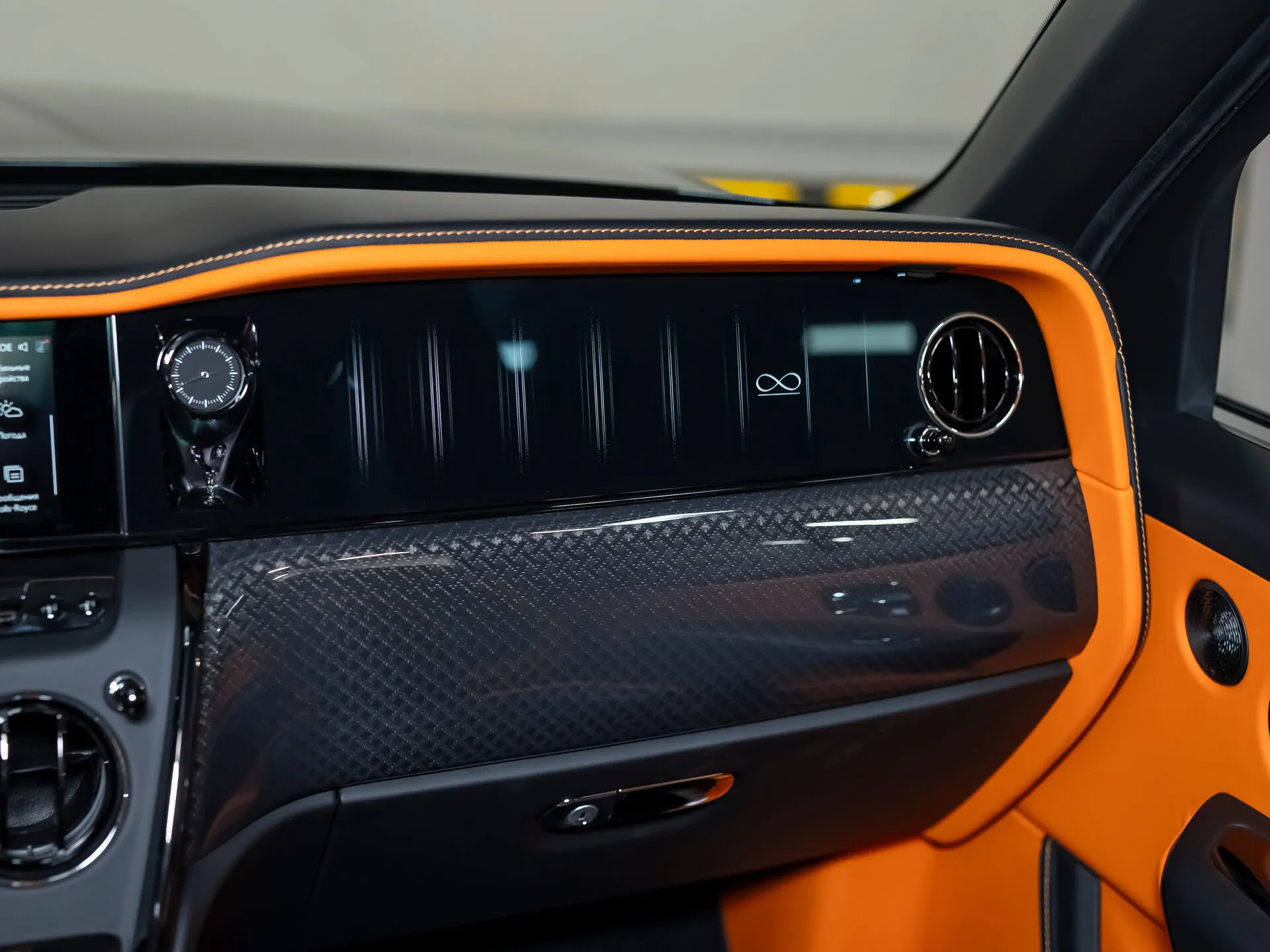 Rolls-Royce Cullinan Black Badge, I Рестайлинг 2025 фото 9