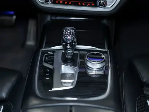 BMW 7 Серии, Vi (G11/G12) Рестайлинг 2020 — миниатюра 8