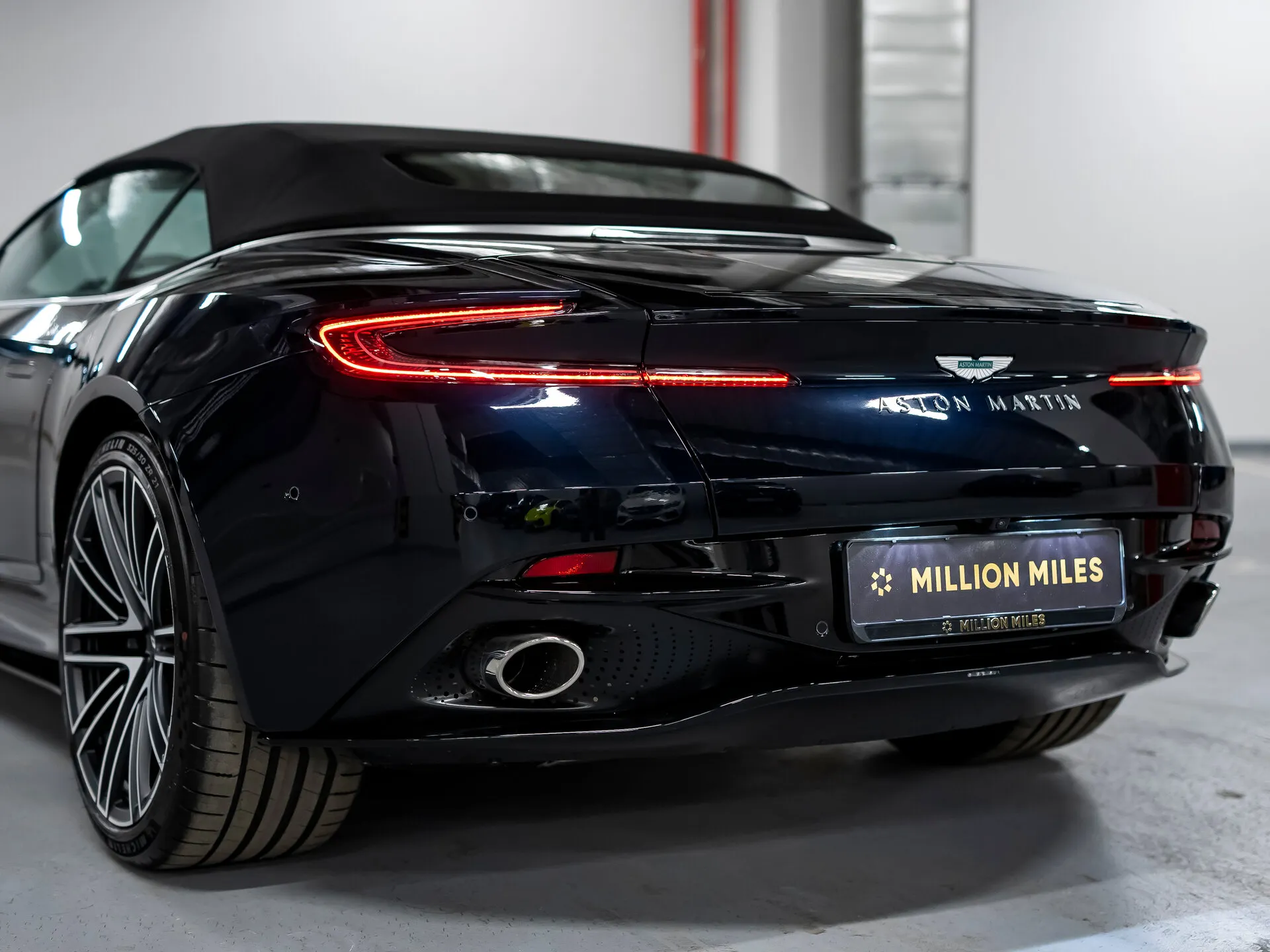 Aston Martin DB12, I 2024 фото 3