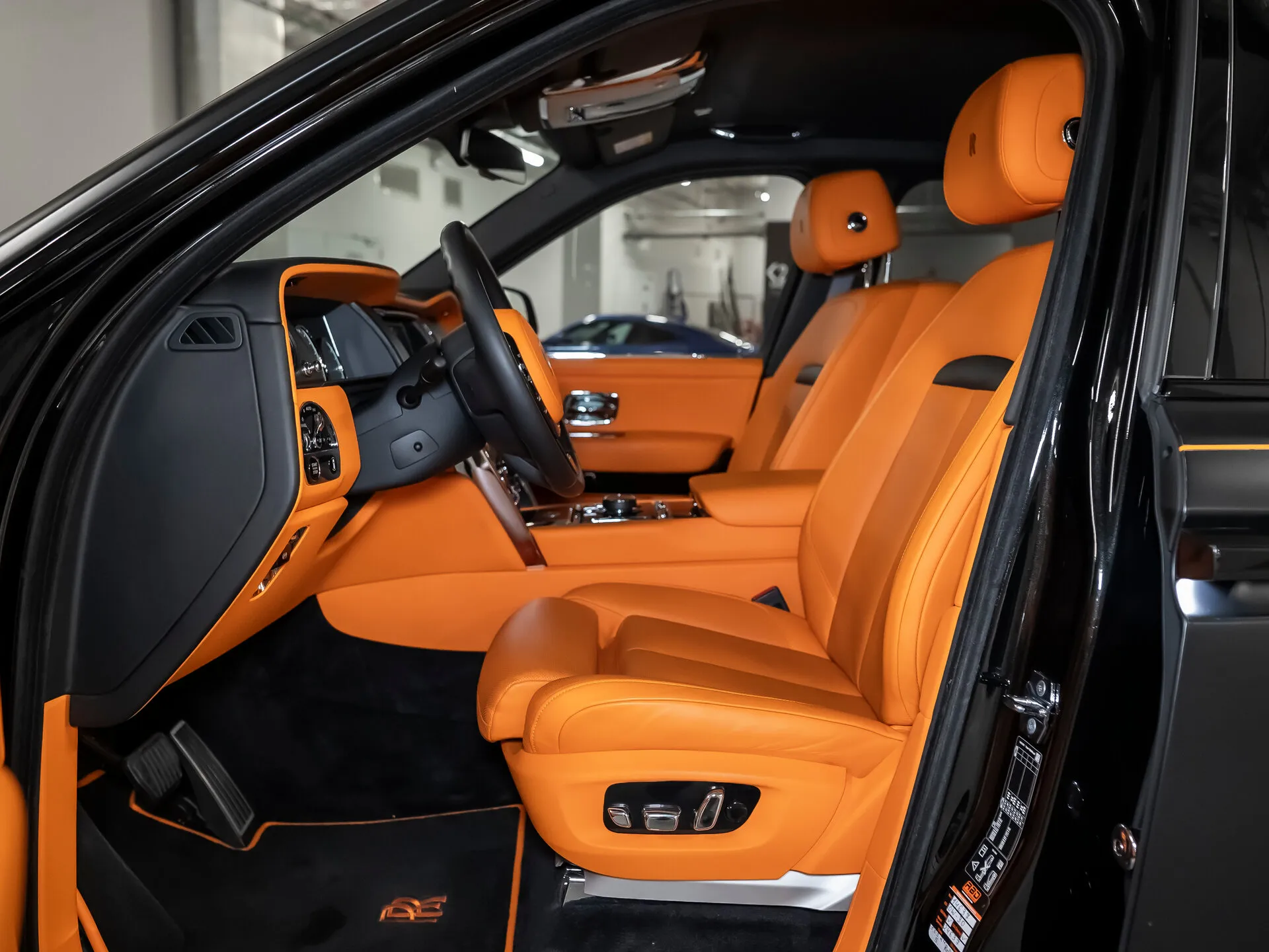 Rolls-Royce Cullinan, I 2023 фото 9