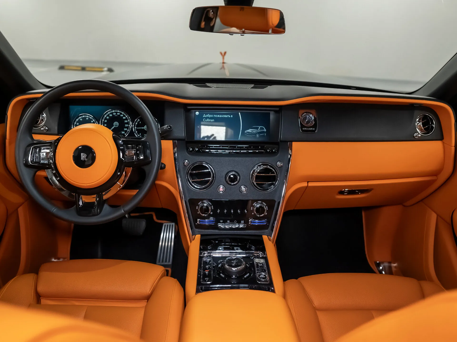 Rolls-Royce Cullinan, I 2023 фото 10