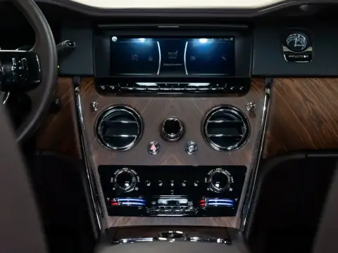 Rolls-Royce Cullinan, I 2019 — миниатюра 3