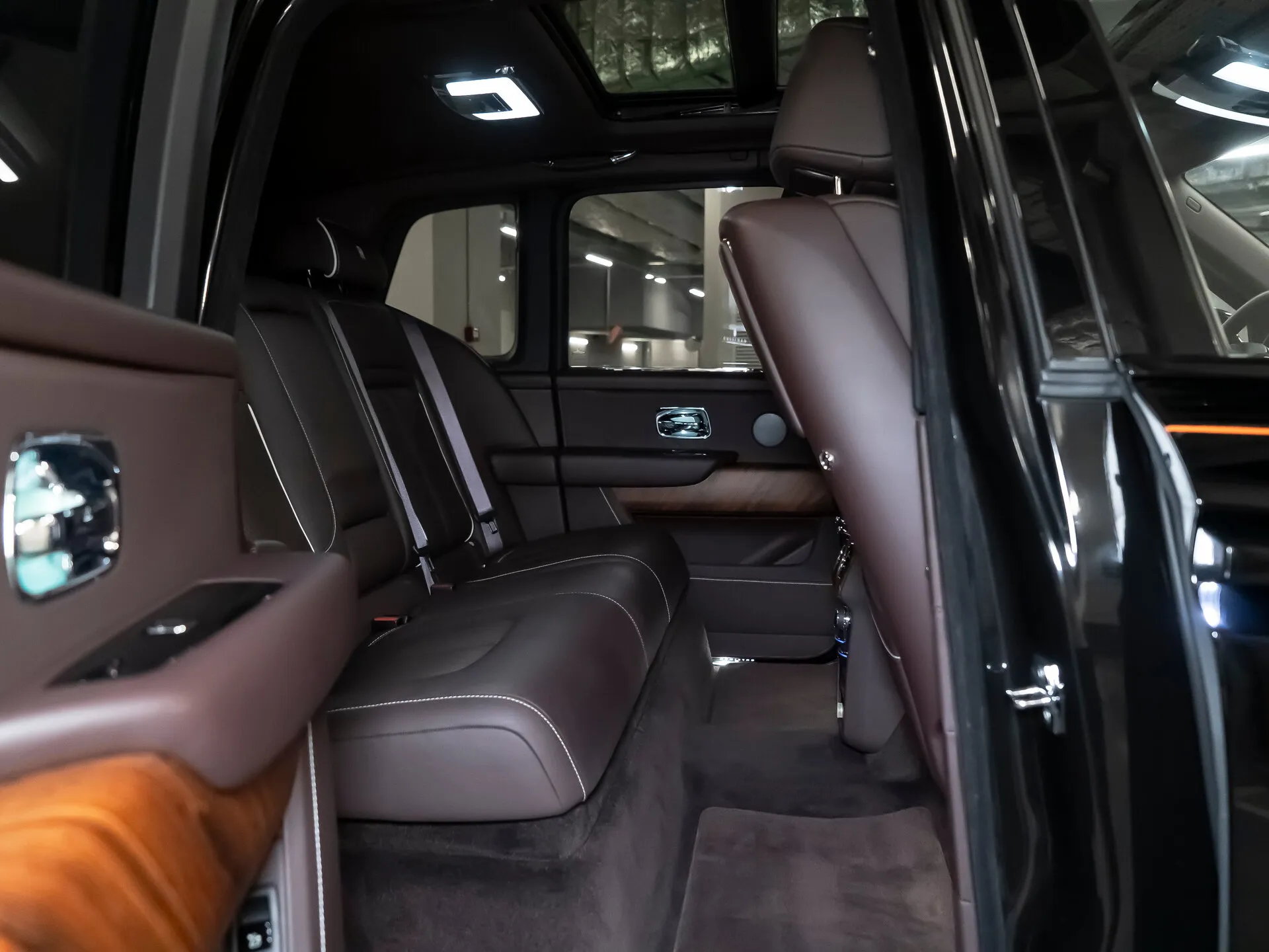 Rolls-Royce Cullinan, I 2019 фото 4