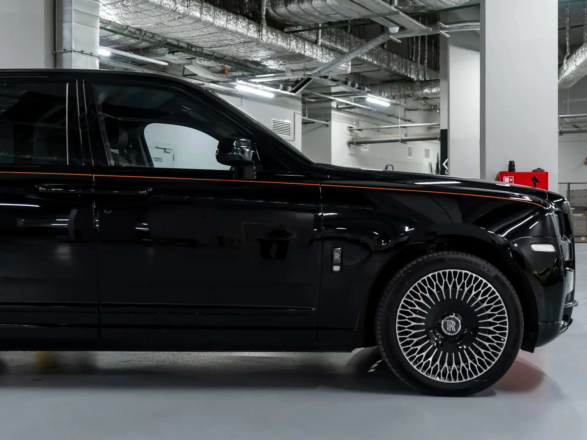 Rolls-Royce Cullinan, I 2019 фото 6