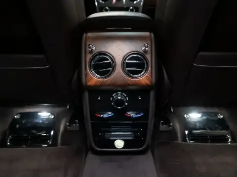 Rolls-Royce Cullinan, I 2019 — миниатюра 7