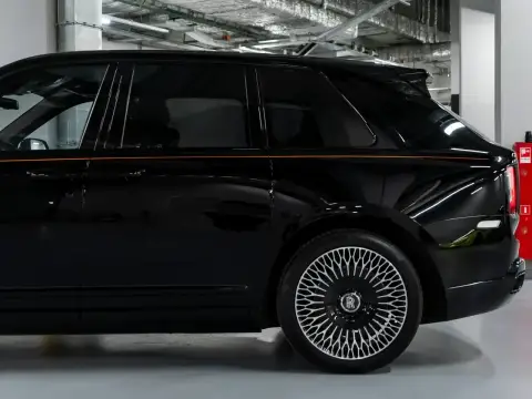 Rolls-Royce Cullinan, I 2019 — миниатюра 8