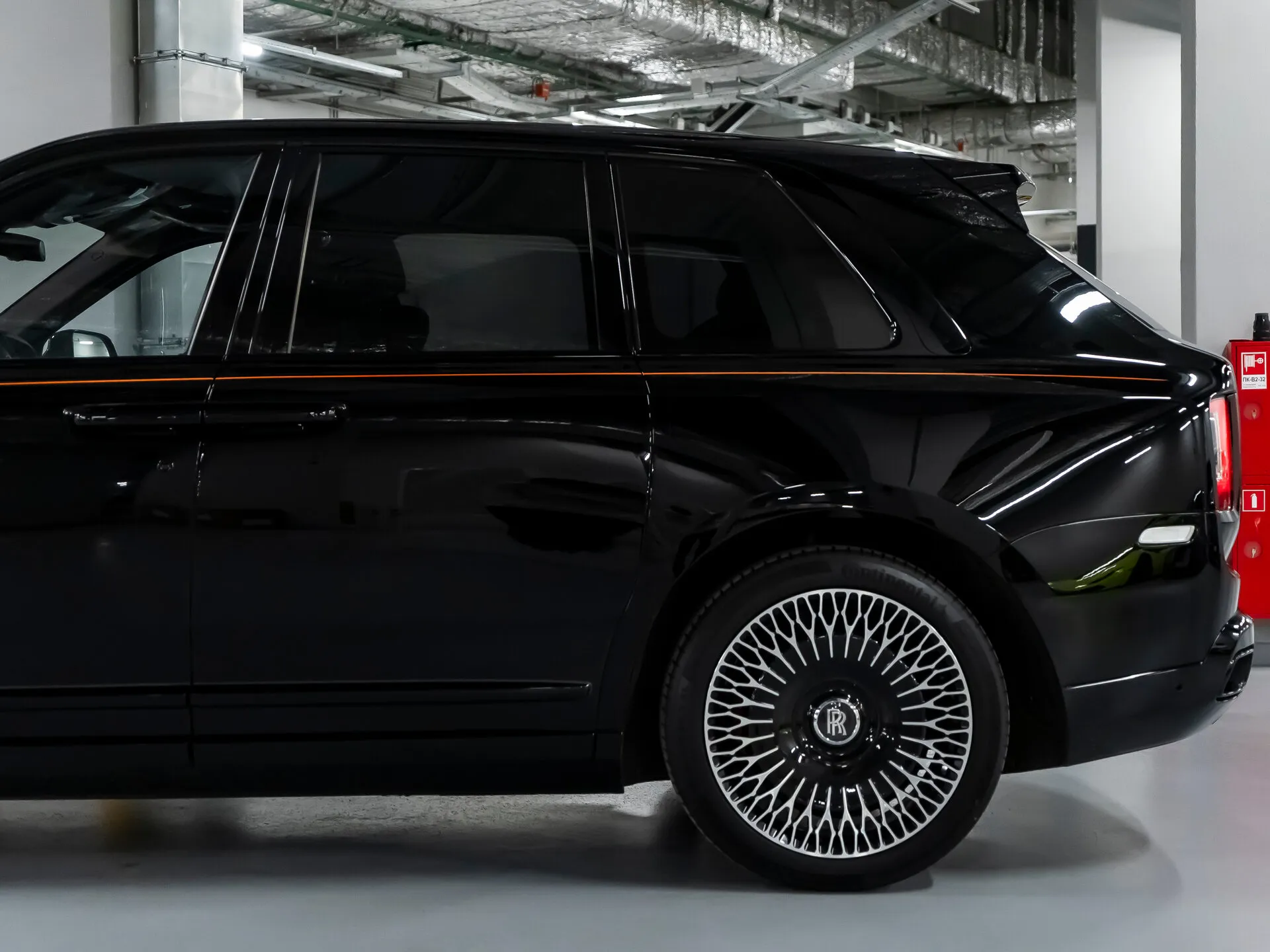 Rolls-Royce Cullinan, I 2019 фото 8