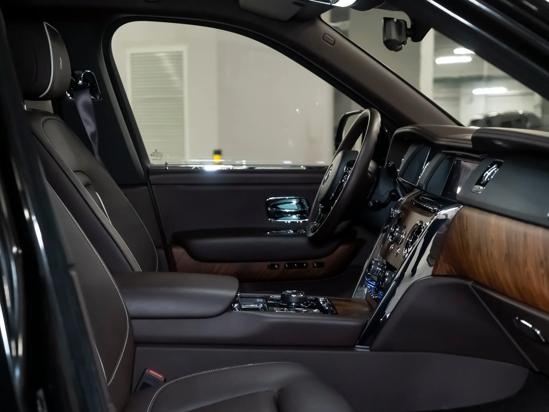 Rolls-Royce Cullinan, I 2019 фото 9