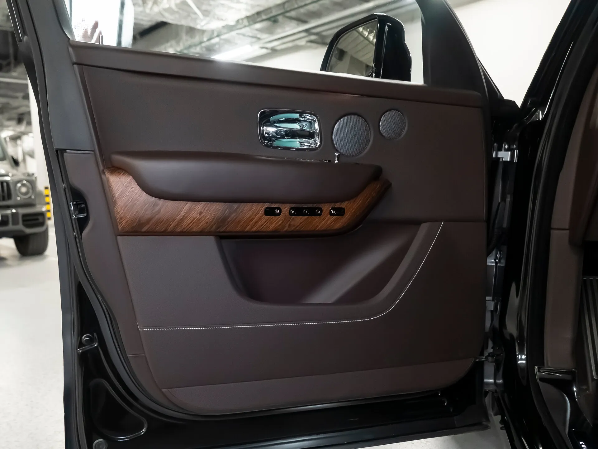 Rolls-Royce Cullinan, I 2019 фото 10