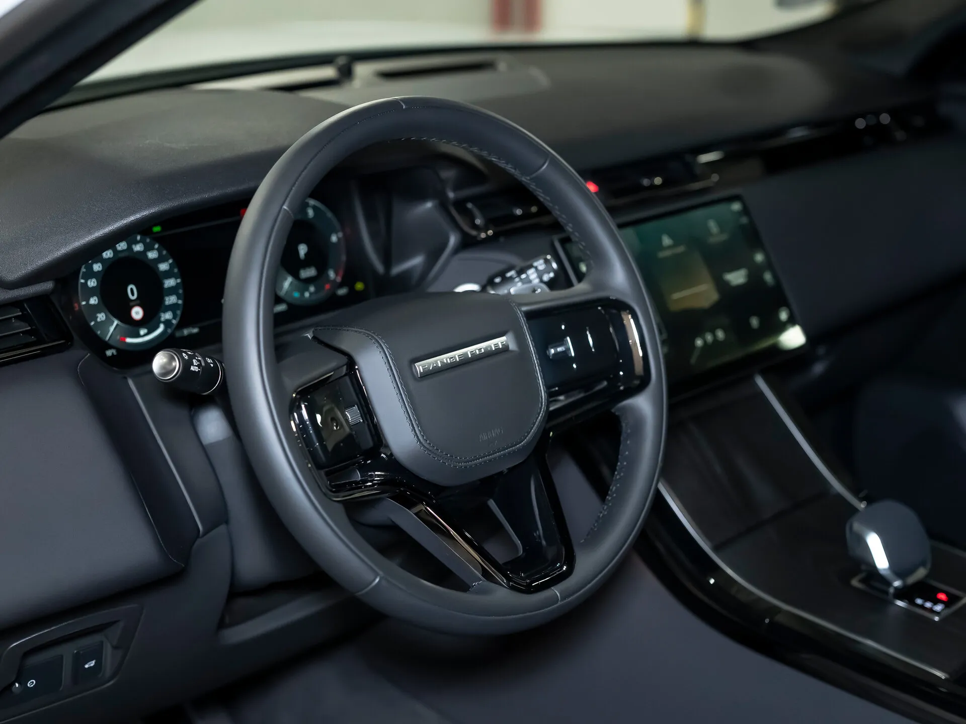 Land Rover Range Rover Velar, I Рестайлинг 2025 фото 2