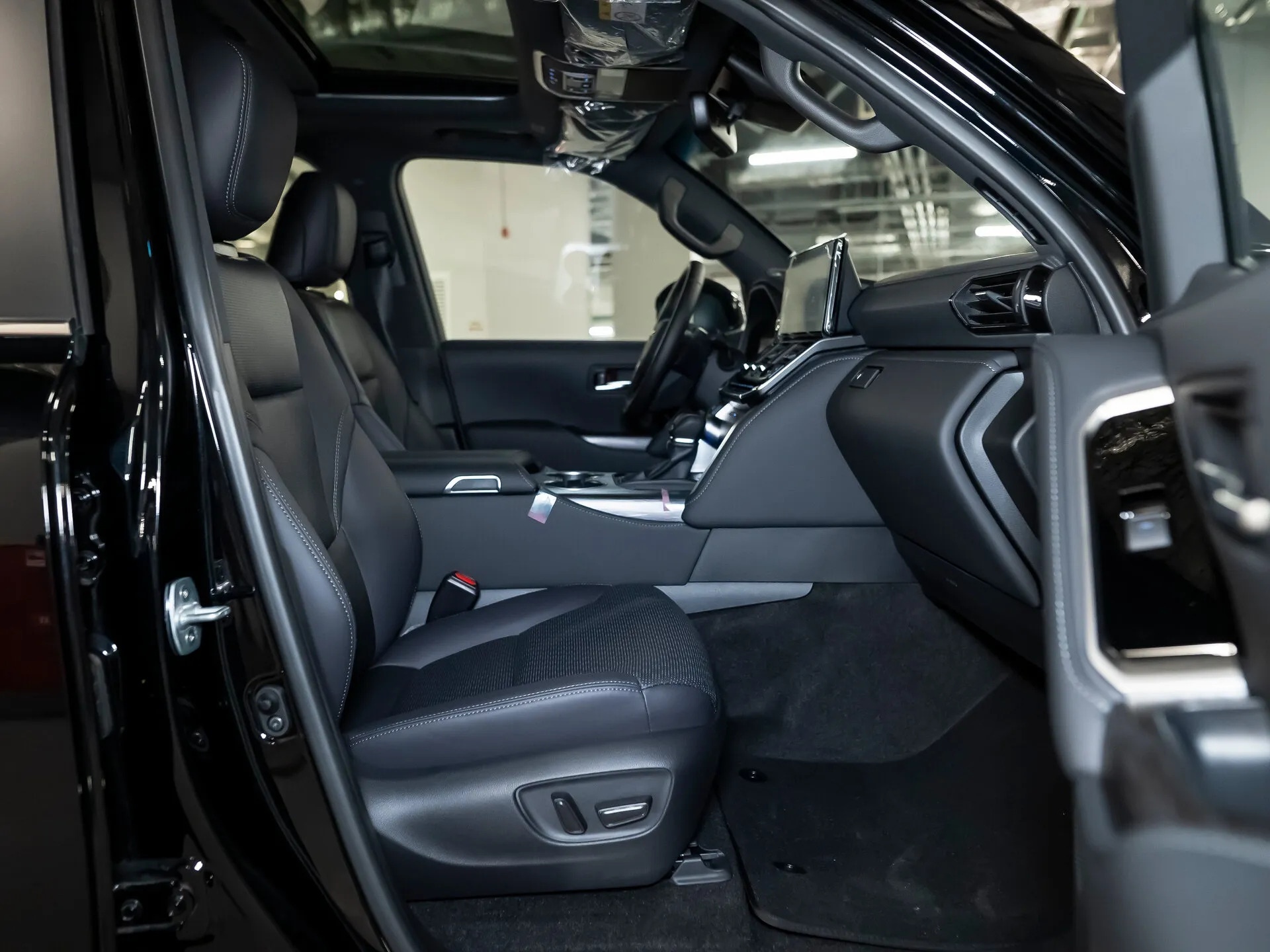 Toyota Land Cruiser, 300 Series 2024 фото 10