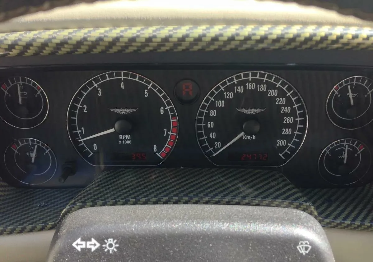 Aston Martin DB7 Vantage, I Рестайлинг 2001 фото 9