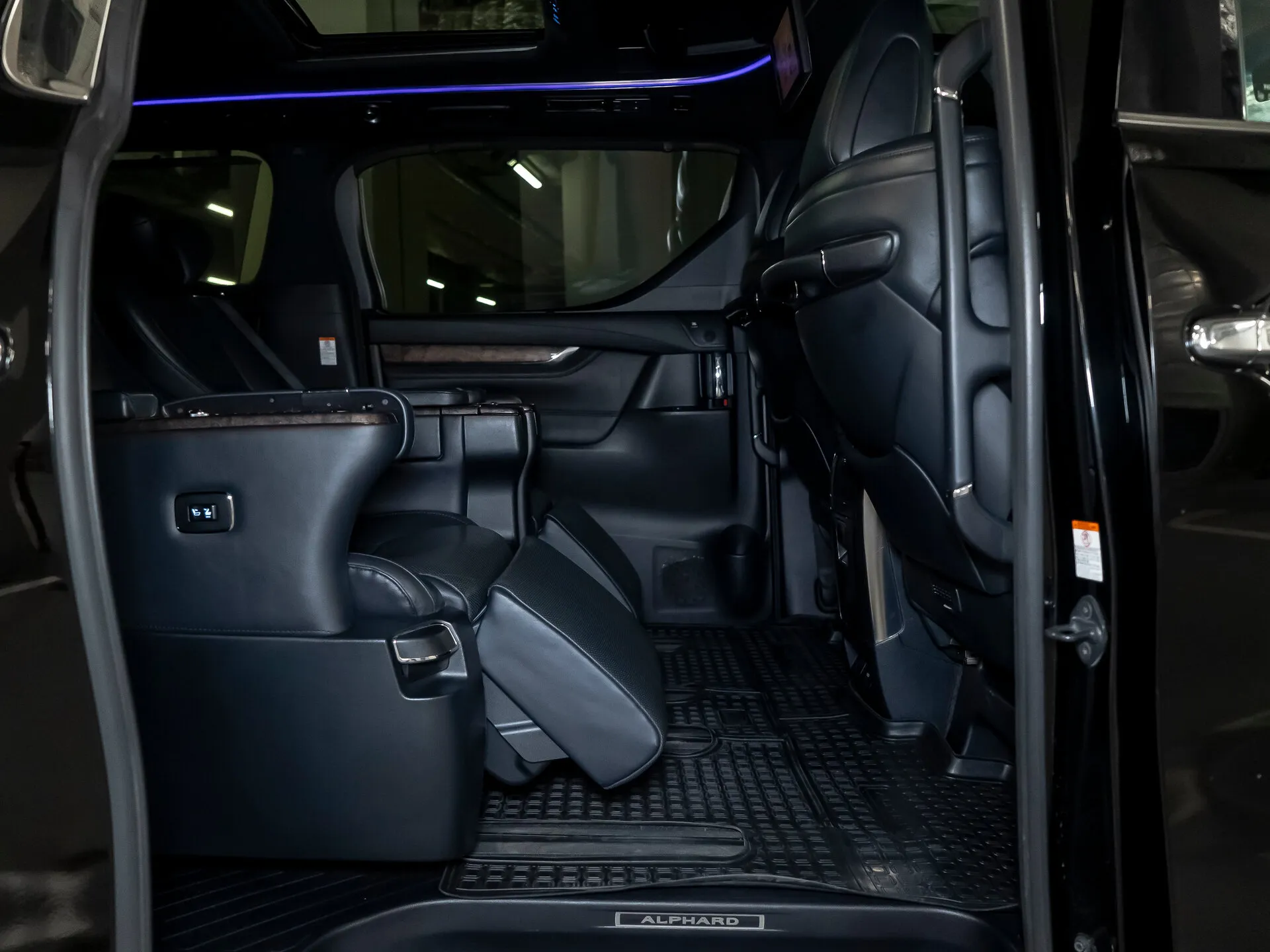 Toyota Alphard, Iii Рестайлинг 2018