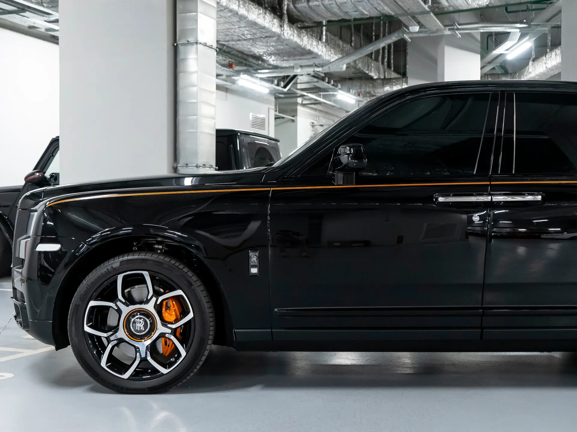Rolls-Royce Cullinan Black Badge, I 2024 фото 2