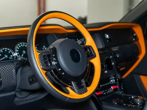 Rolls-Royce Cullinan Black Badge, I 2024 — миниатюра 5