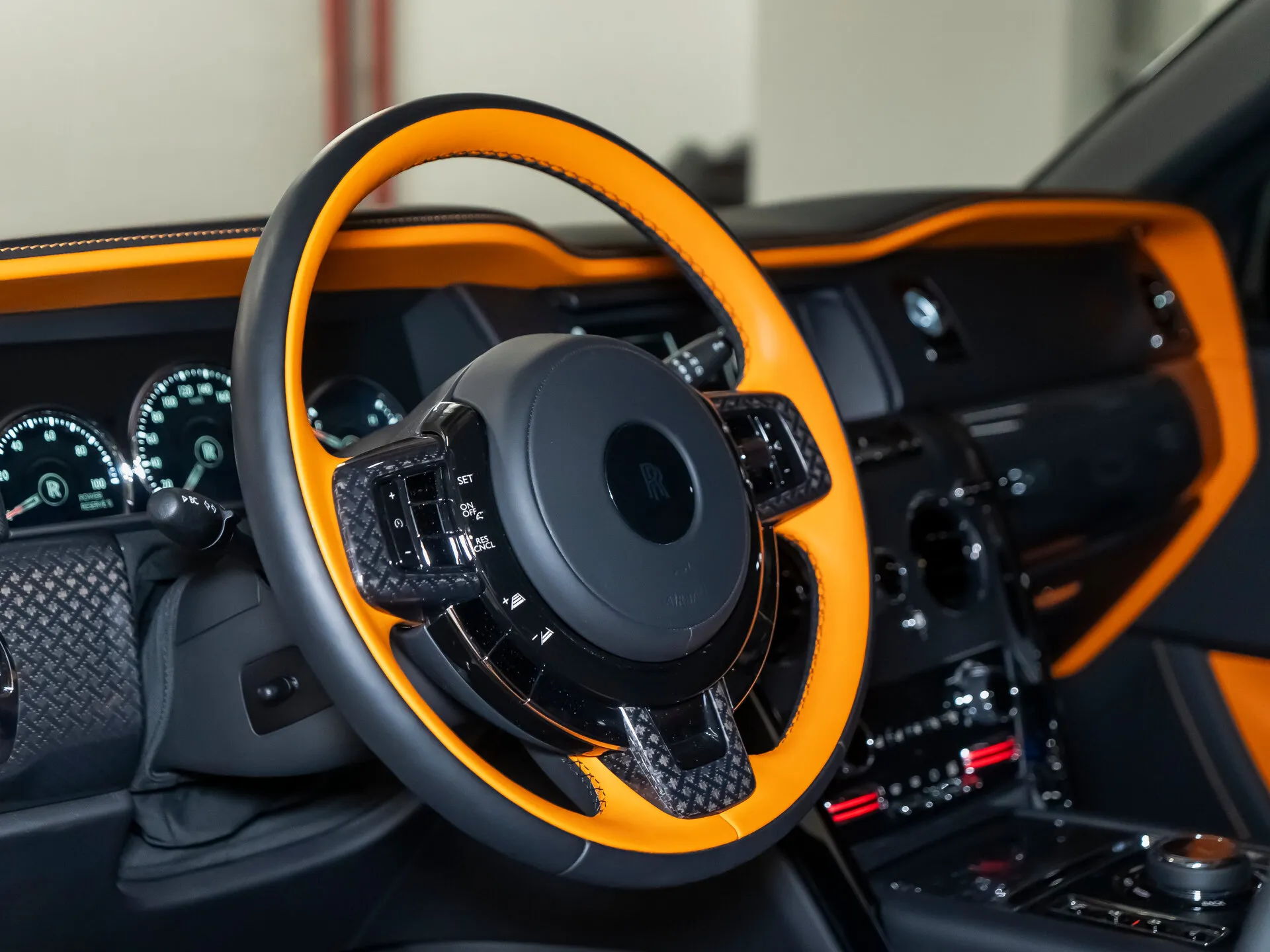 Rolls-Royce Cullinan Black Badge, I 2024 фото 5