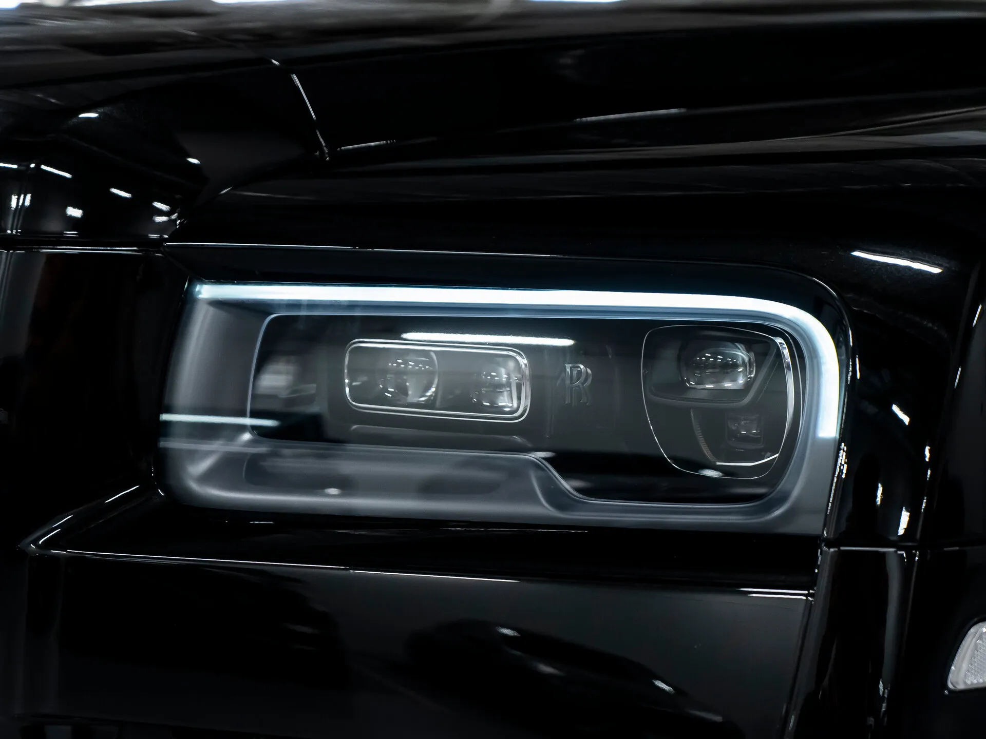 Rolls-Royce Cullinan Black Badge, I 2024 фото 6