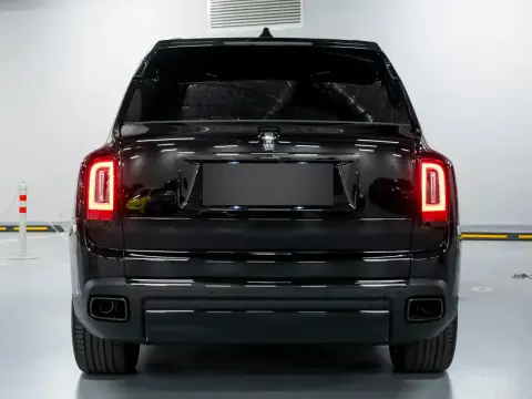 Rolls-Royce Cullinan Black Badge, I 2024 — миниатюра 10