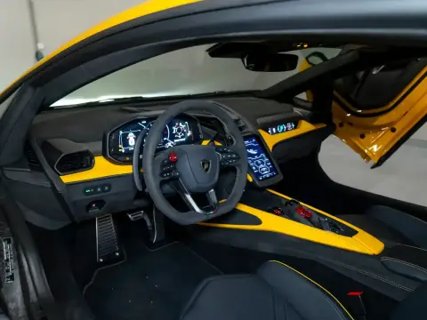 Lamborghini Revuelto, I 2025 — миниатюра 10
