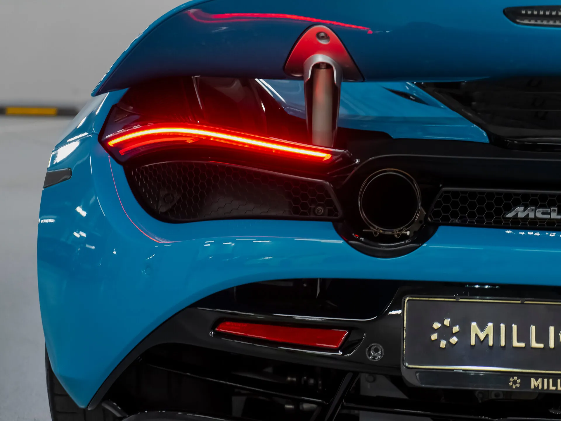 McLaren 720S, I 2019 фото 2