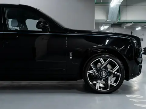 Rolls-Royce Cullinan Black Badge, I Рестайлинг 2025 — миниатюра 1