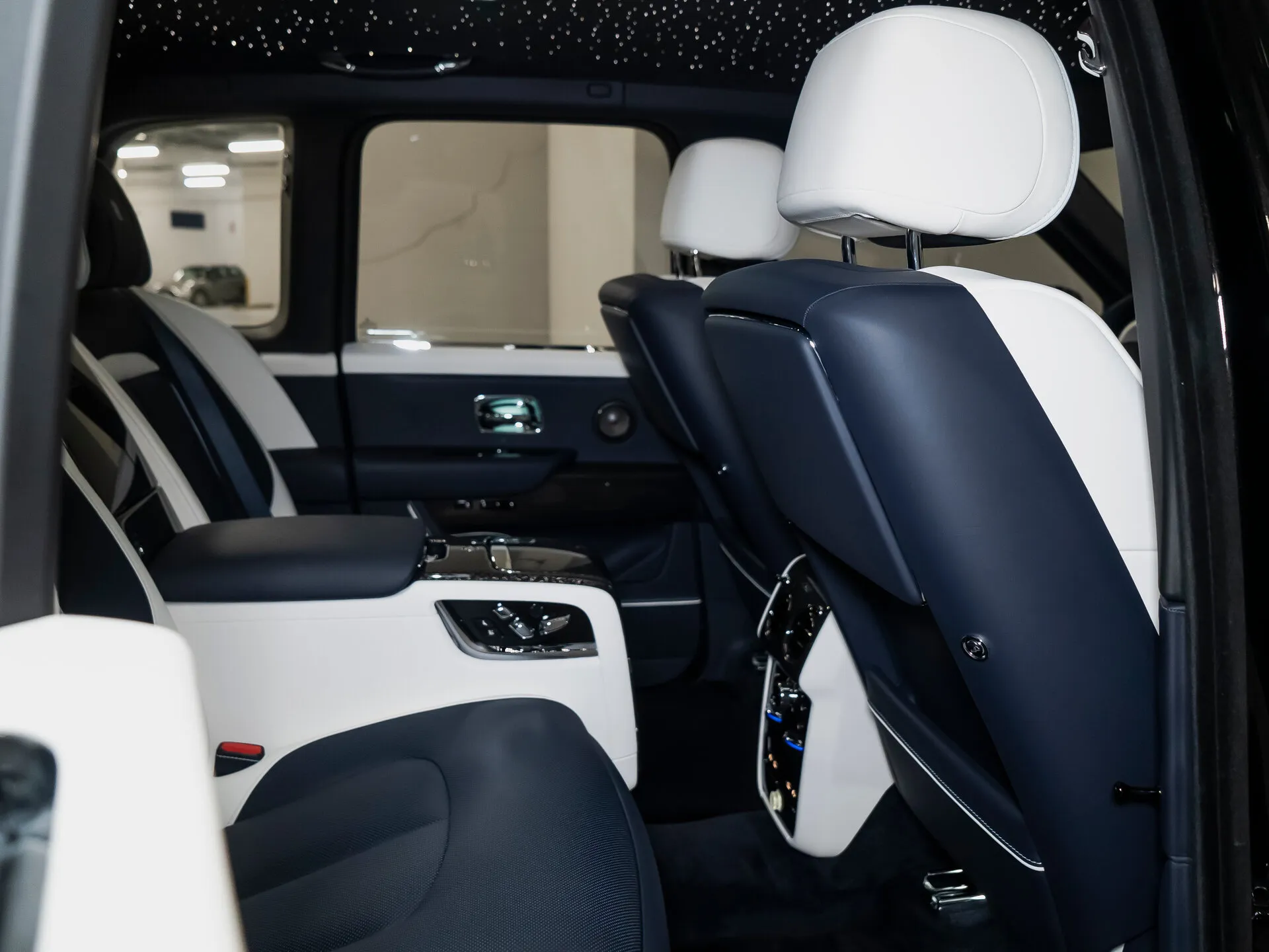 Rolls-Royce Cullinan Black Badge, I Рестайлинг 2025 фото 6