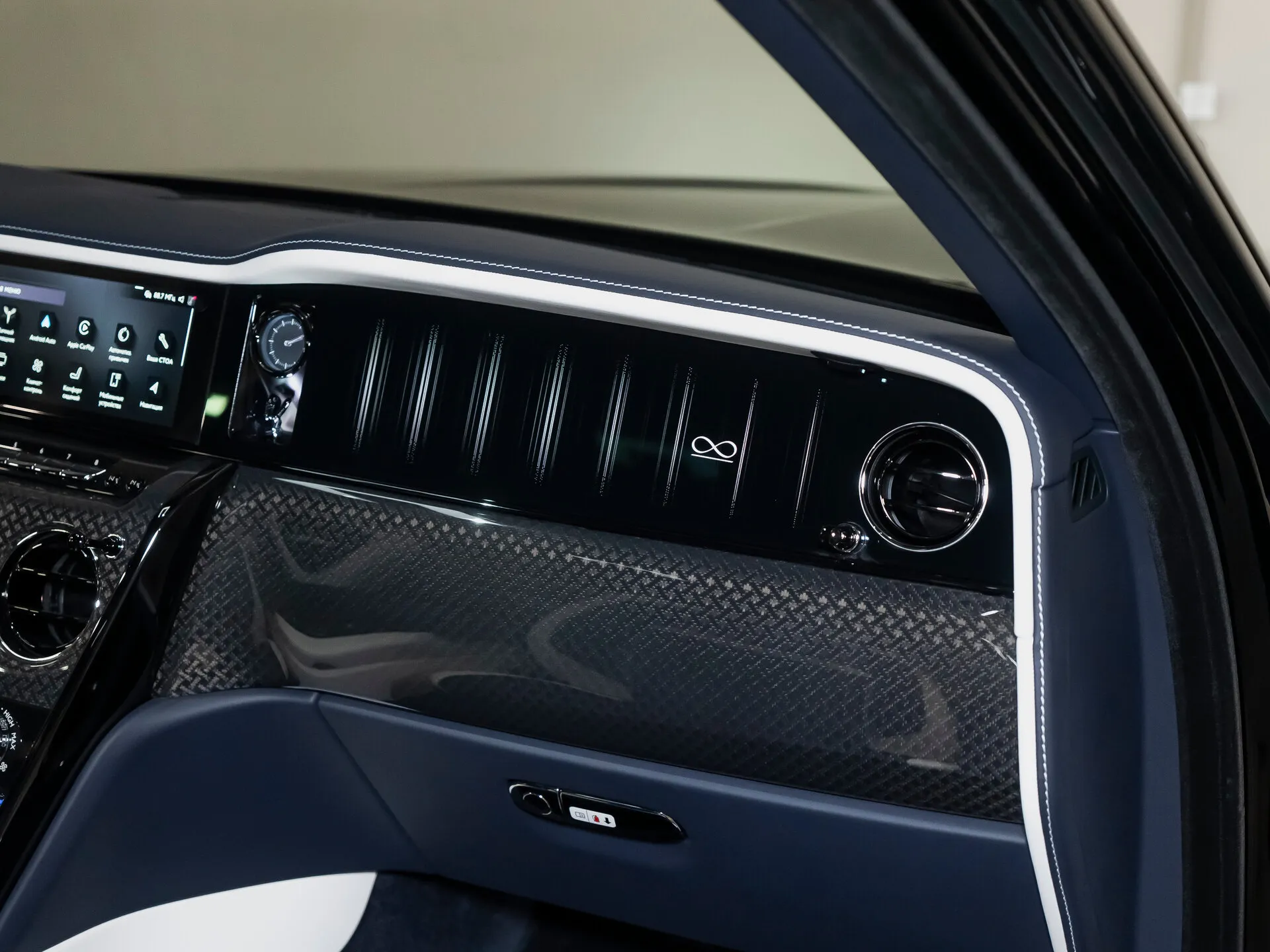 Rolls-Royce Cullinan Black Badge, I Рестайлинг 2025 фото 8