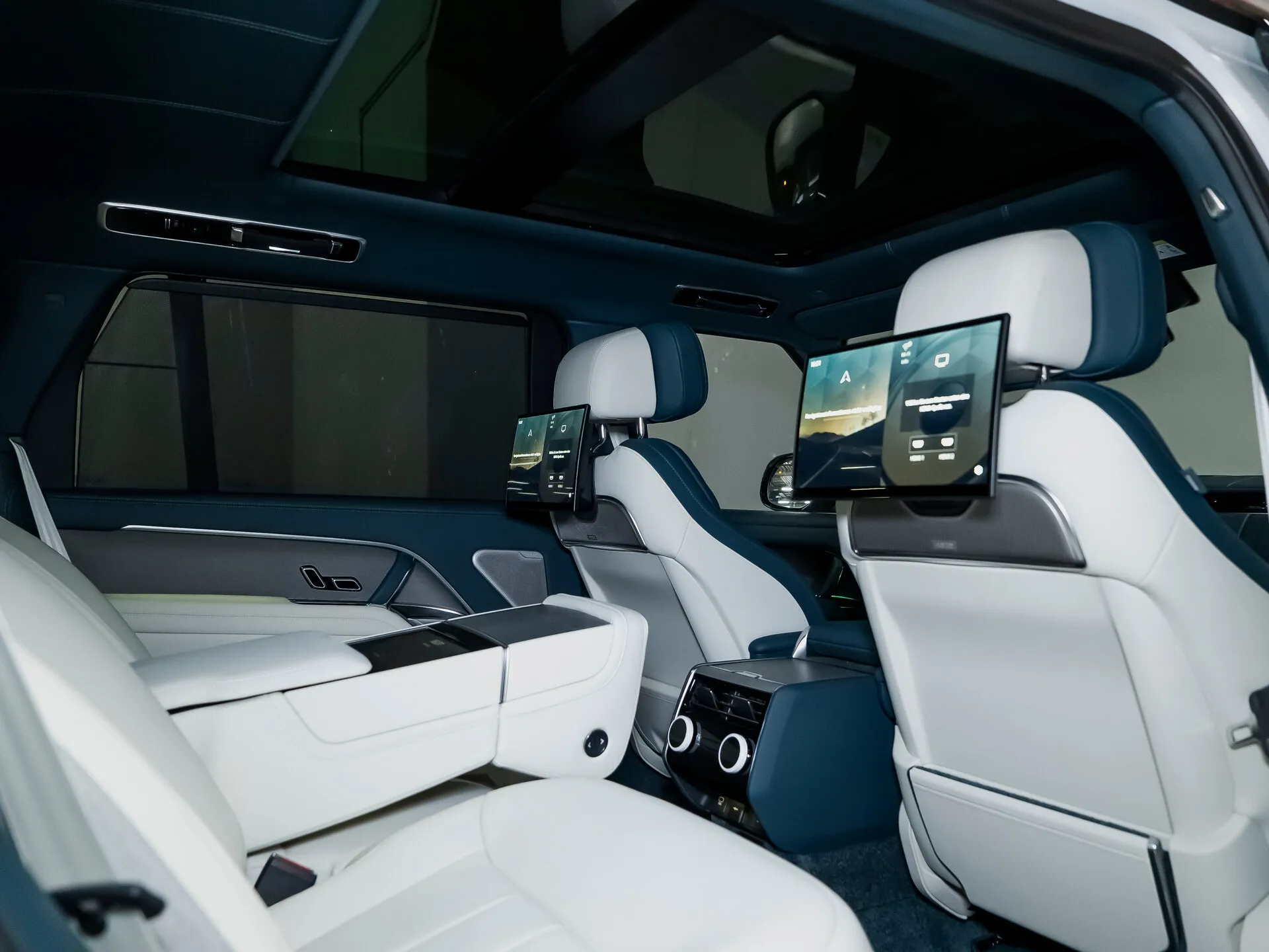 Land Rover Range Rover Long, V 2025 фото 2