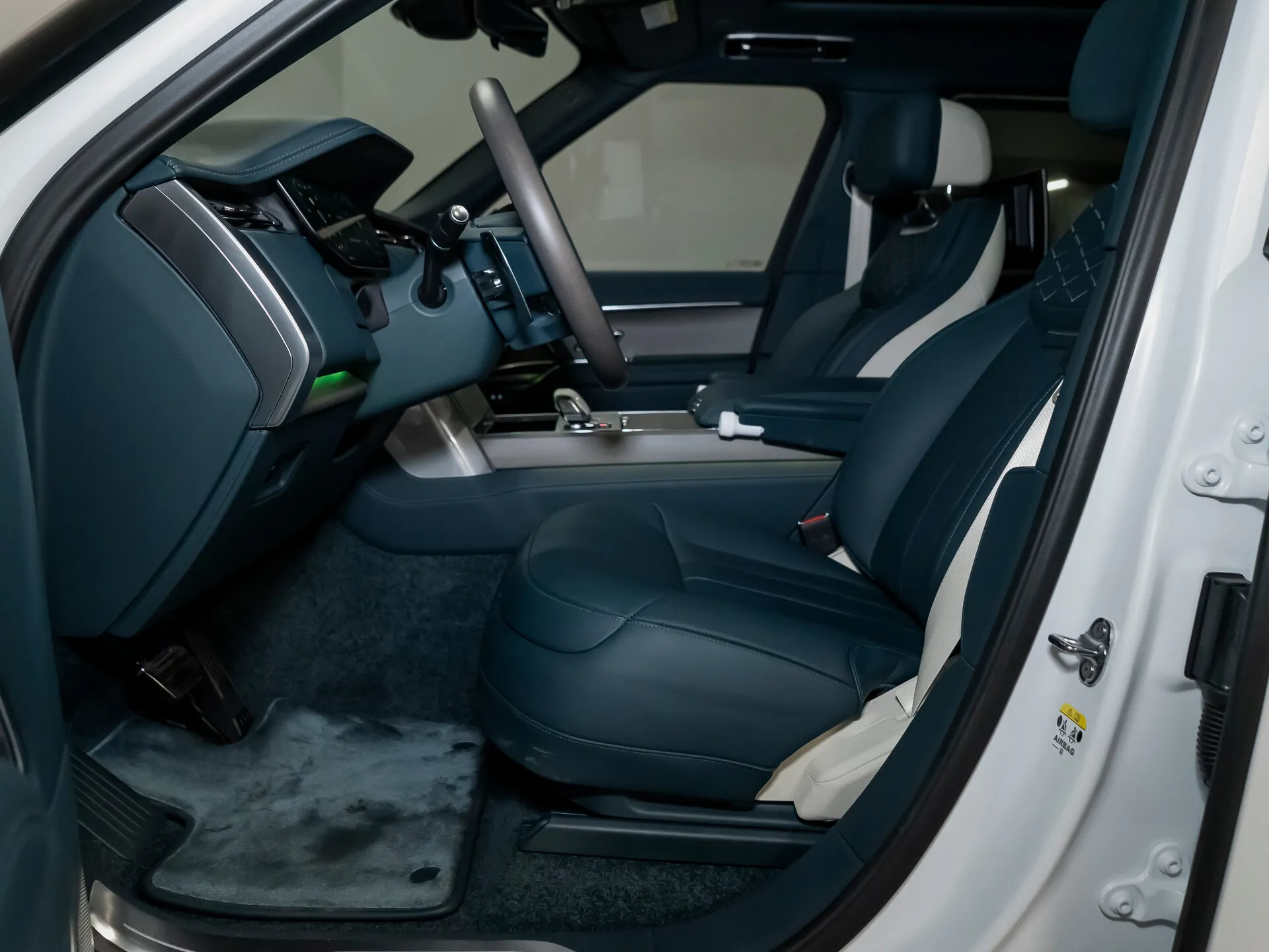 Land Rover Range Rover Long, V 2025 фото 4