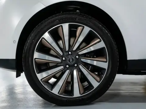 Land Rover Range Rover Long, V 2025 — миниатюра 10