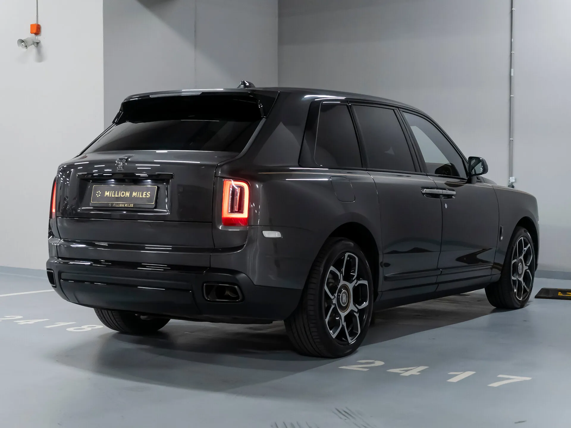 Rolls-Royce Cullinan Black Badge, I 2021 фото 3
