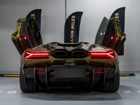 Lamborghini Revuelto, I 2025 — миниатюра 1