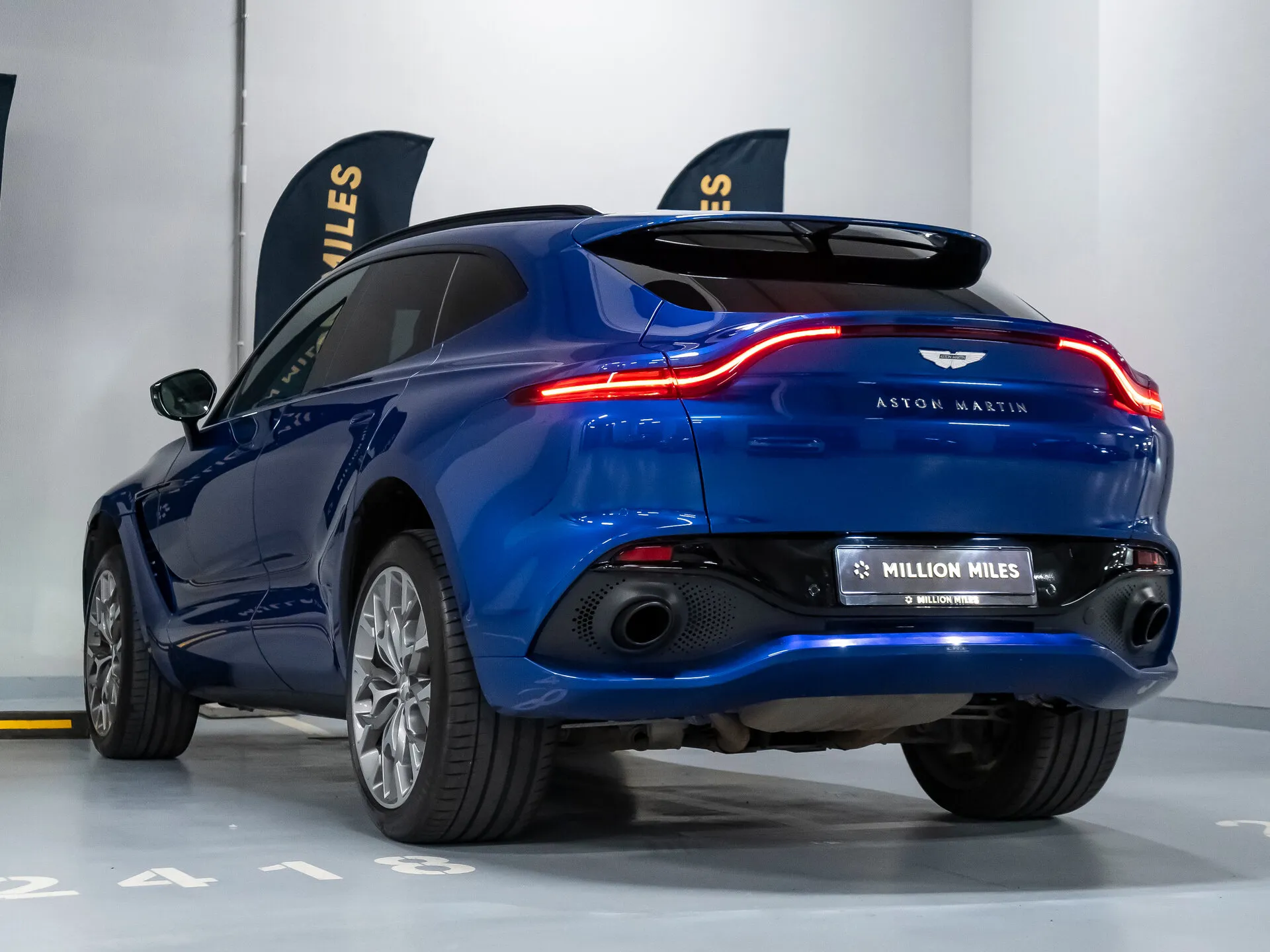Aston Martin DBX, I 2021 фото 2