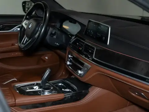 BMW 7 Серии, Vi (G11/G12) Рестайлинг 2019 — миниатюра 1