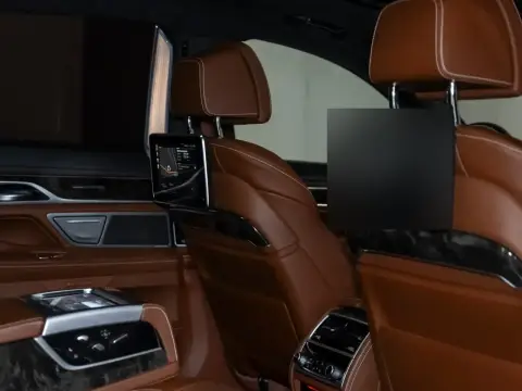 BMW 7 Серии, Vi (G11/G12) Рестайлинг 2019 — миниатюра 7