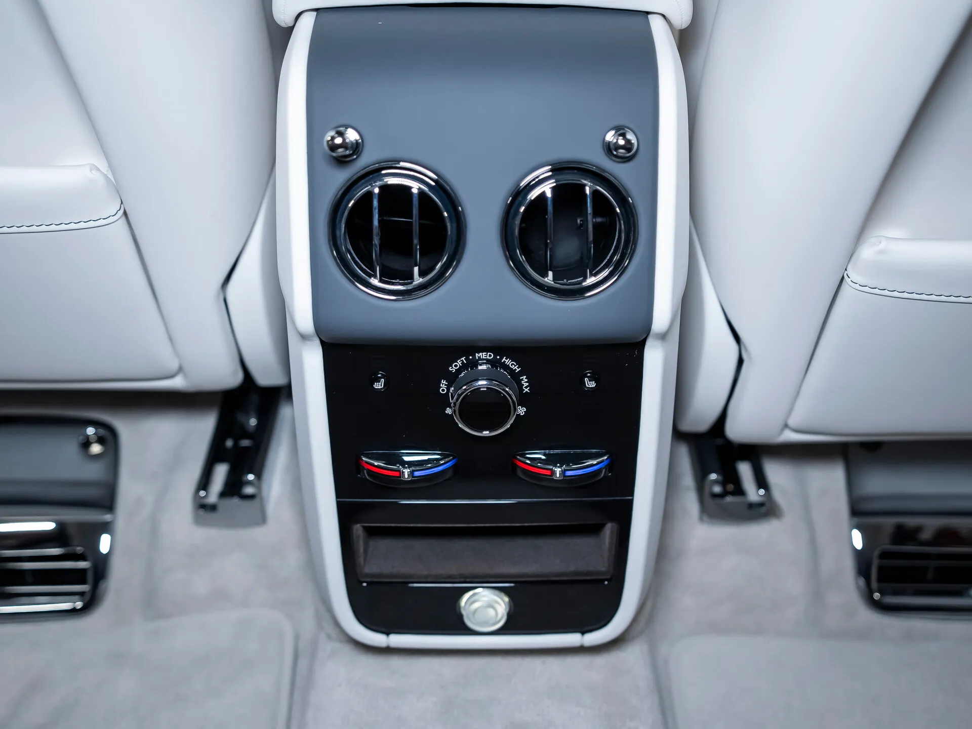 Rolls-Royce Cullinan, I Рестайлинг 2025 фото 2