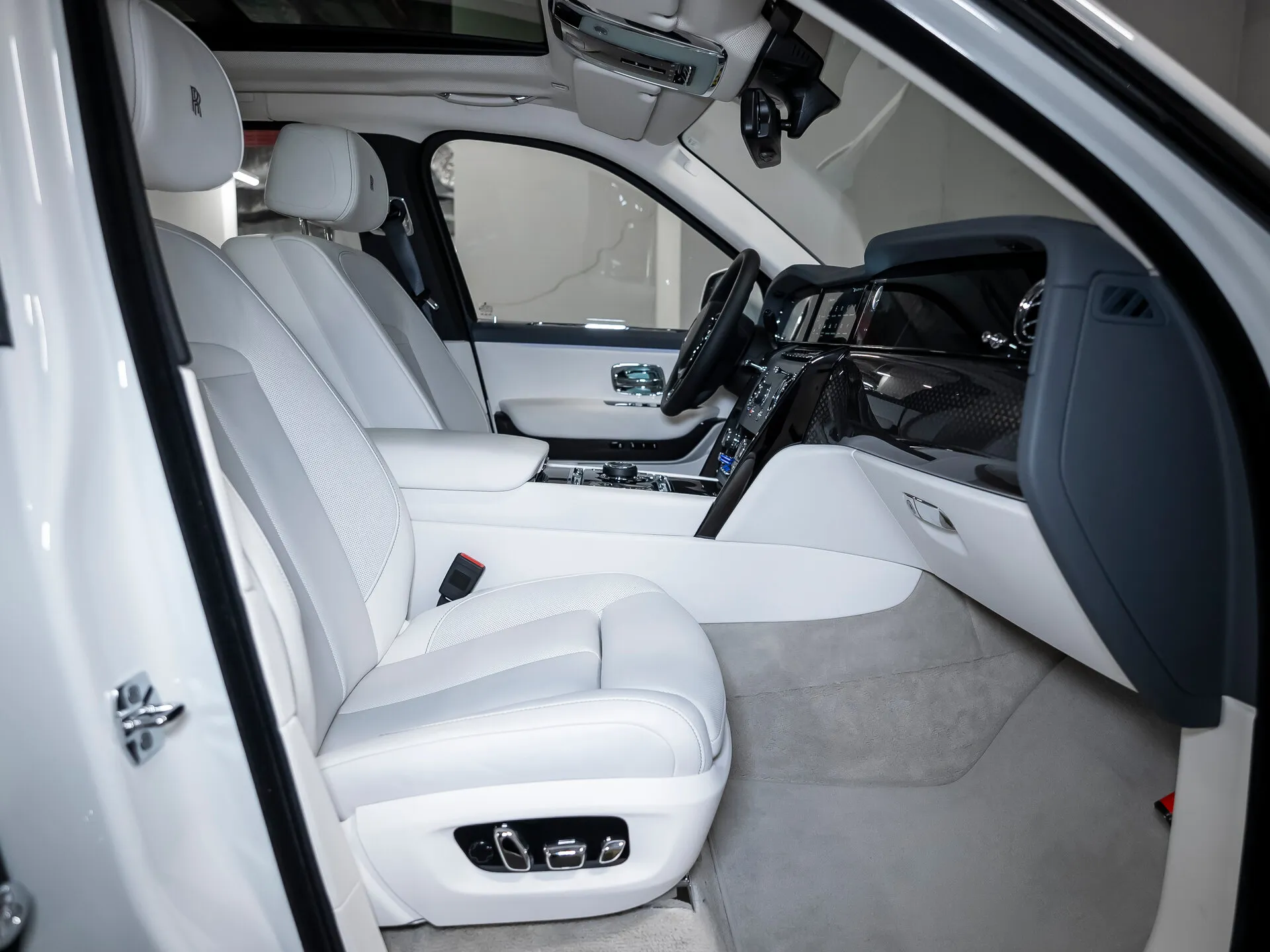 Rolls-Royce Cullinan, I Рестайлинг 2025 фото 6