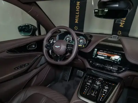 Aston Martin DBX, I 2025 — миниатюра 5