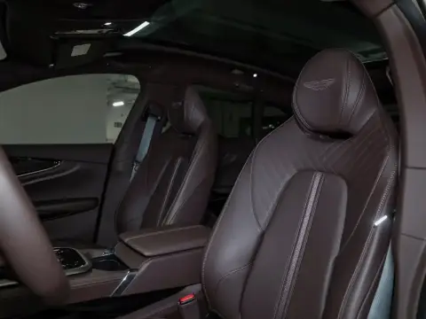 Aston Martin DBX, I 2025 — миниатюра 8