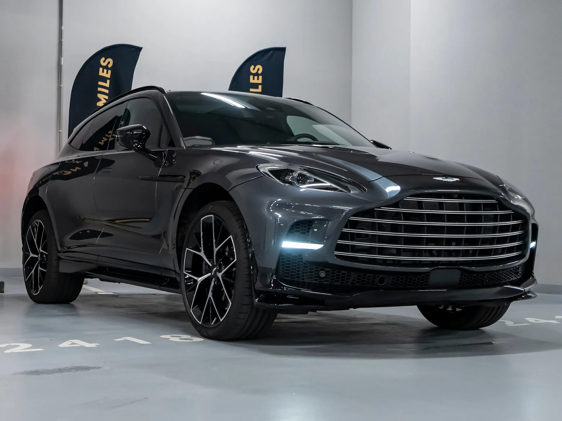 Aston Martin DBX, I 2025 фото 10